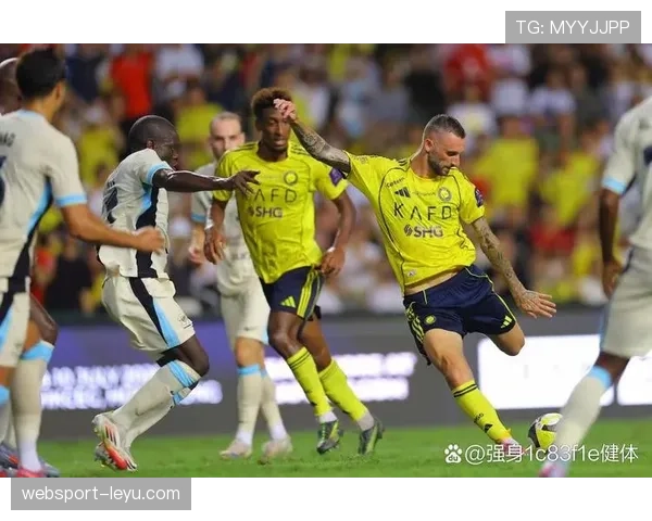 西甲蓝军筑起钢铁防线:稳固防守助推球队强势反弹,豪取连胜 西甲蓝军筑起钢铁防线:稳固防守助推球队强势反弹,豪取连胜