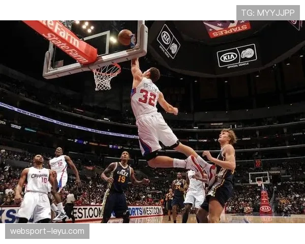 麦肯尼强势回归,凭借出色身体对抗助球队重拾胜轨 麦肯尼强势回归,凭借出色身体对抗助球队重拾胜轨