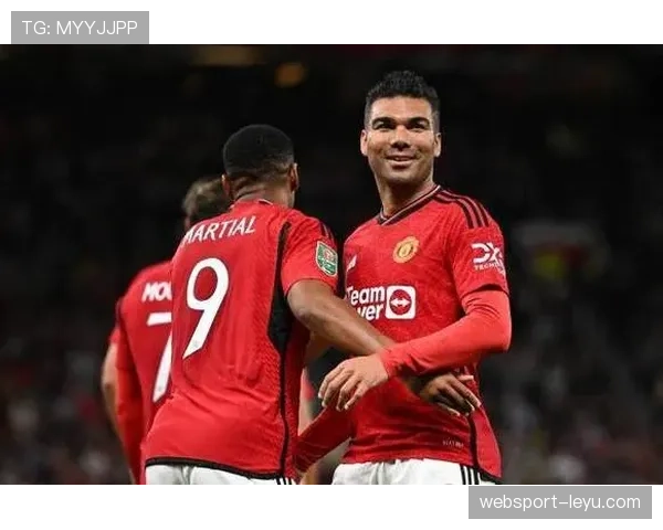 滕哈赫战术调整显成效，率队逆转颓势引关注